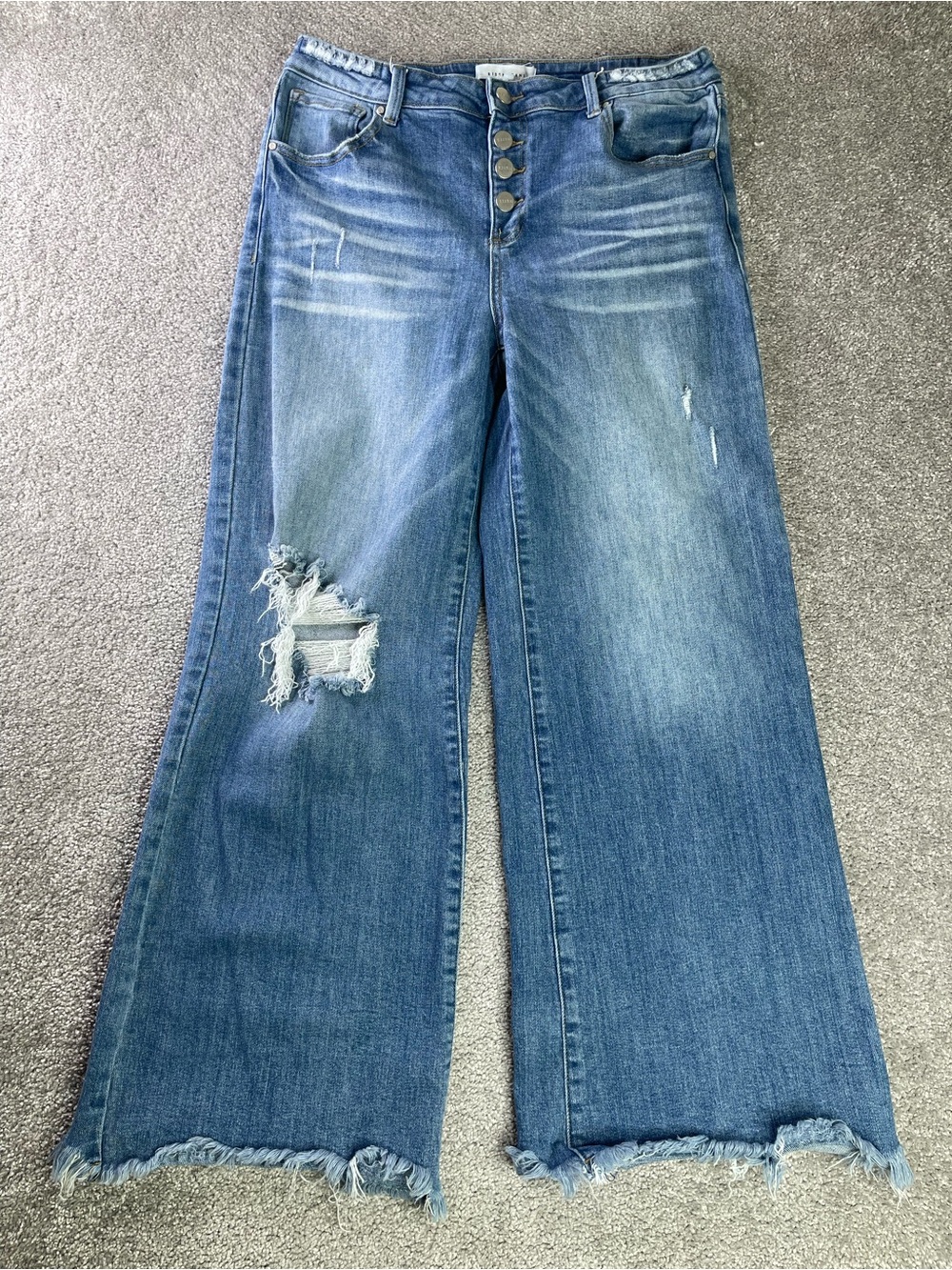 Risen Jeans Women’s 15/32 Wide Leg Distressed Raw Hem Button Fly Medium Wash